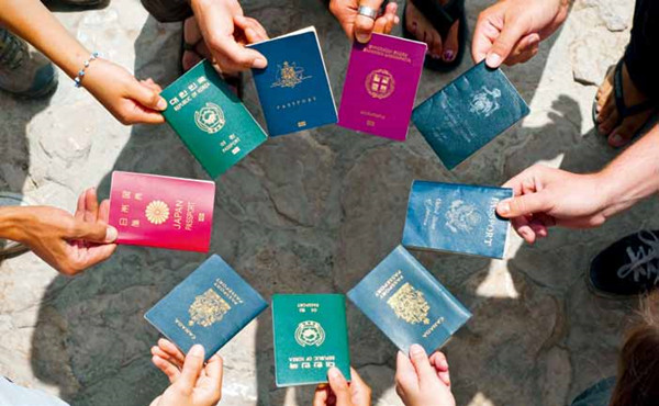 黄金护照：富豪们的通行证